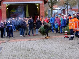 Weihnachtsbaumweitwurf