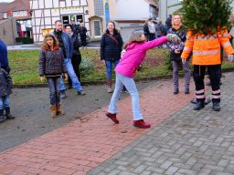 Weihnachtsbaumweitwurf