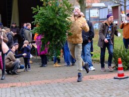 Weihnachtsbaumweitwurf